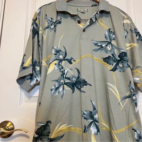 Tommy Bahama Floral Polo Shirt Green Blue and Yellow Ribbed Collar & Sleeves LRG - Picture 2 of 7